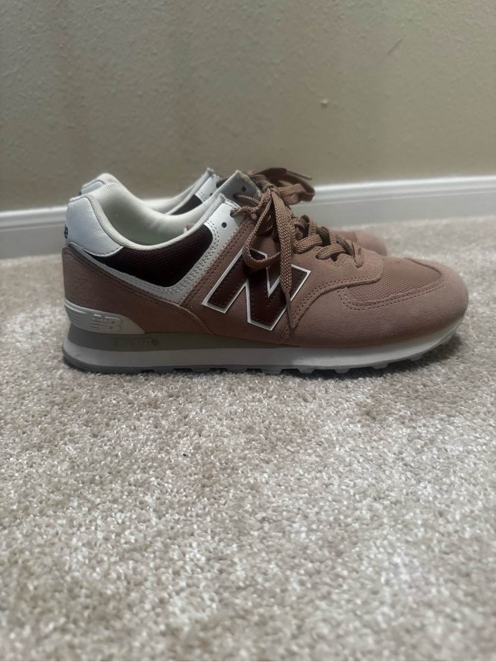 New Balance Mauve Taupe & White Retro Sneaker
